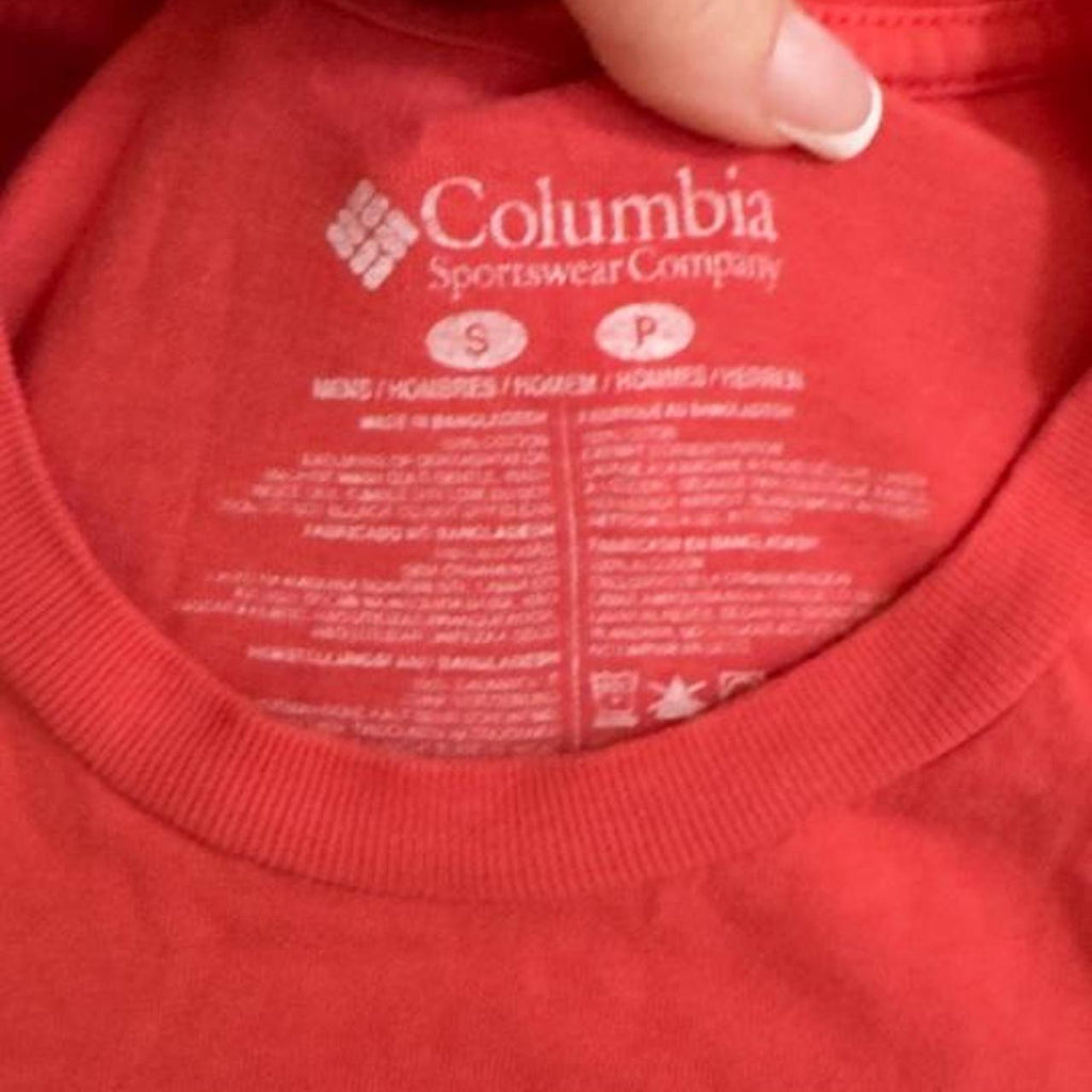 Red Columbia Sportswear t-shirt with blue and white circular logo featuring 'WSM' and 'Sunder' text, size S #outdoor #hiking