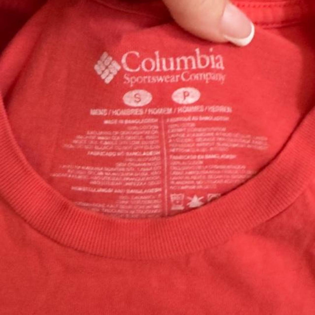 Red Columbia Sportswear t-shirt with blue and white circular logo featuring 'WSM' and 'Sunder' text, size S #outdoor #hiking