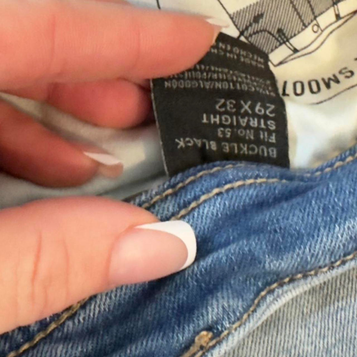 Light wash denim jeans size 29x32 #denim #lightwash #buckleblack