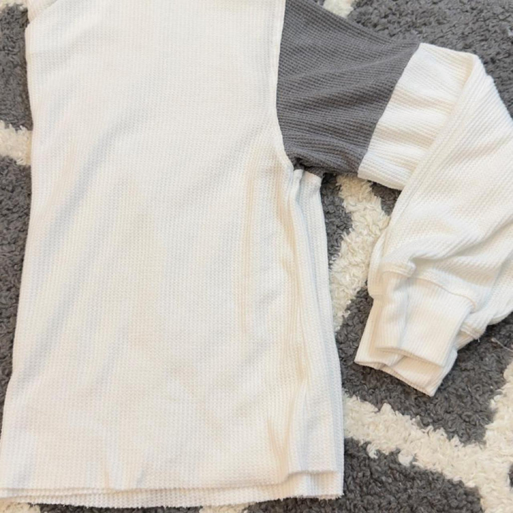 Hollister Co. white & cream thermal long sleeve shirt with gray ribbed cuffs and hem #thermal #cozy
