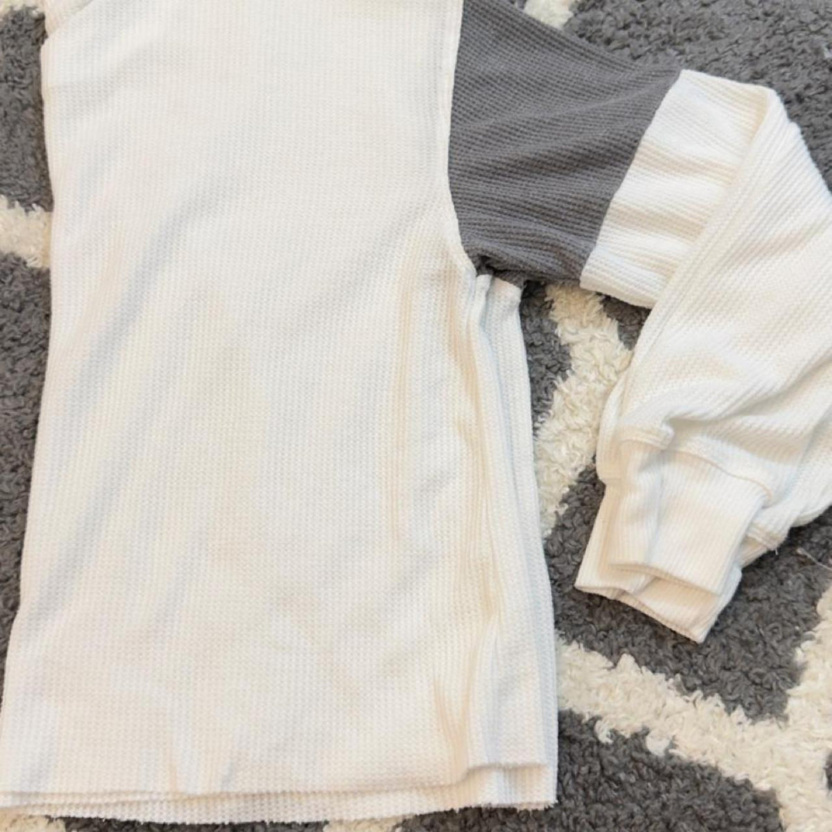 Hollister Co. white & cream thermal long sleeve shirt with gray ribbed cuffs and hem #thermal #cozy
