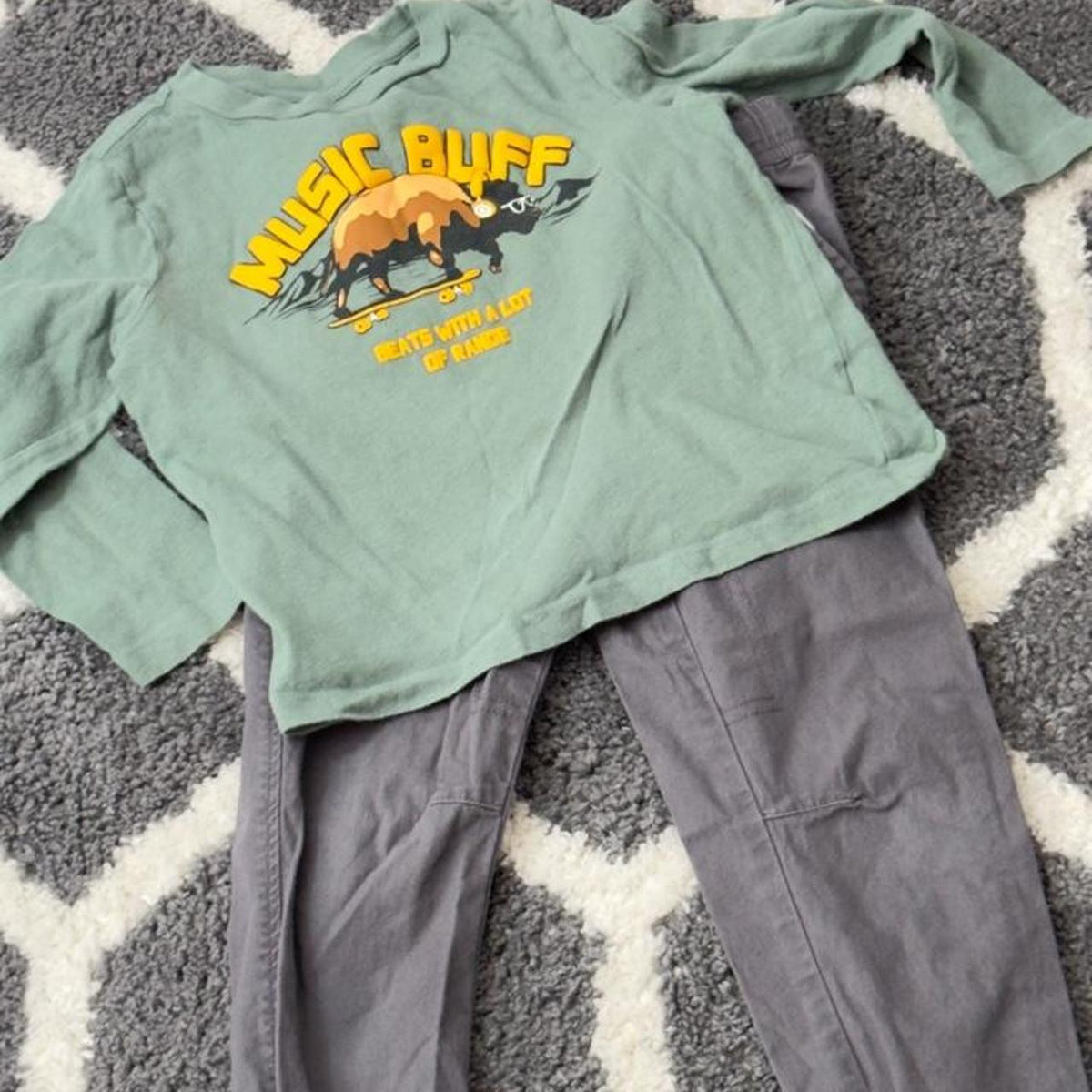 Old Navy kids SIZE 5/6.