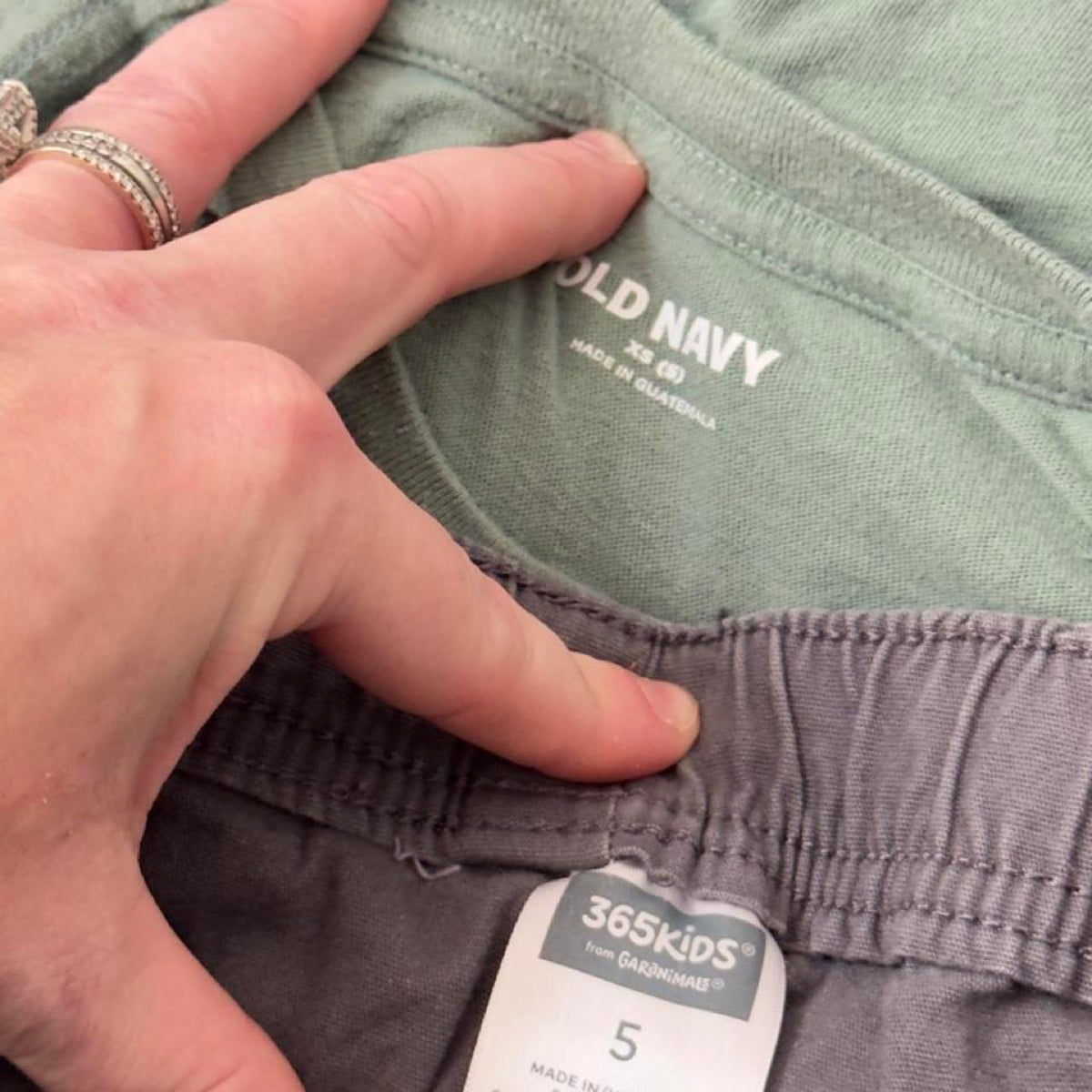 Old Navy kids SIZE 5/6.