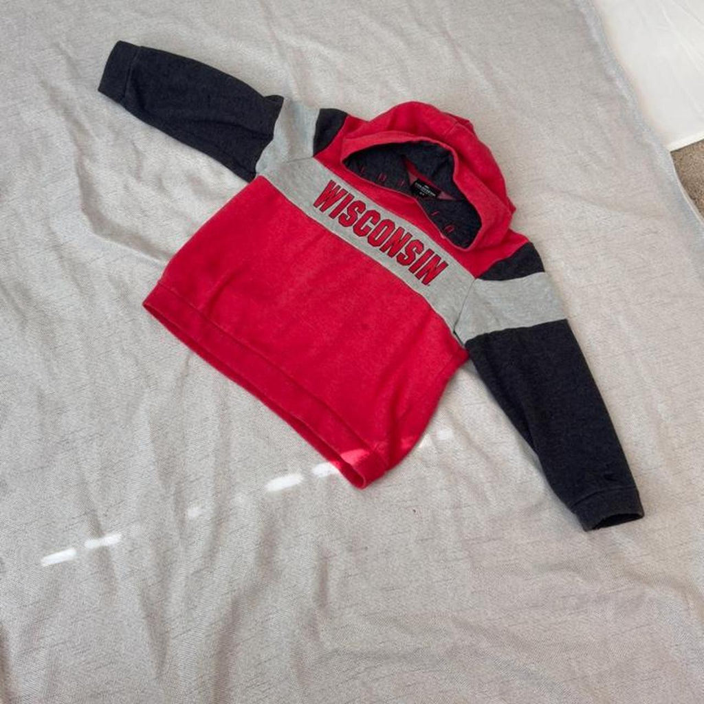 Wisconsin Badgers toddler hoodie with red, gray, and navy blue color blocking and 'WISCONSIN' text, size 5T #badgers #collegiate