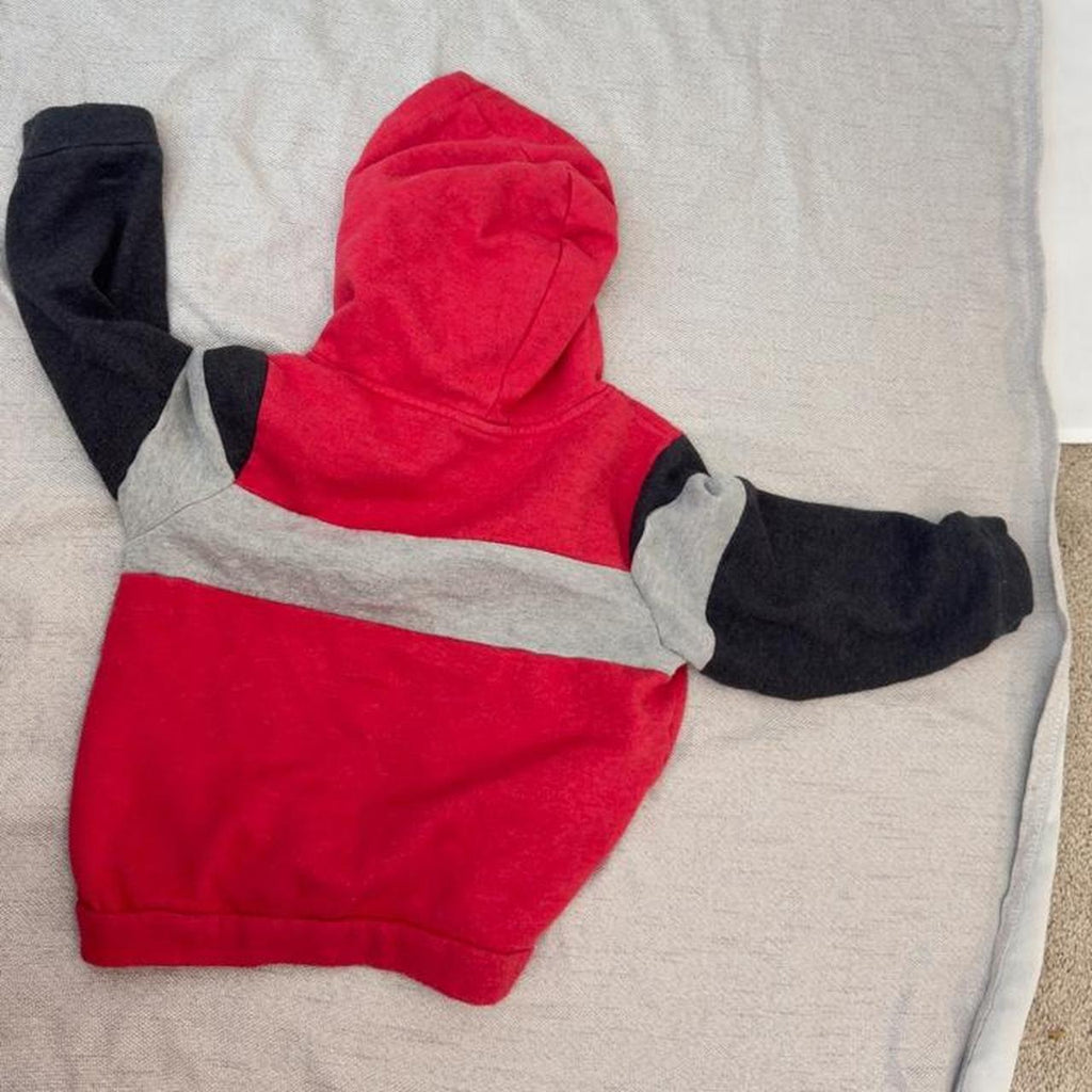 Wisconsin Badgers toddler hoodie with red, gray, and navy blue color blocking and 'WISCONSIN' text, size 5T #badgers #collegiate