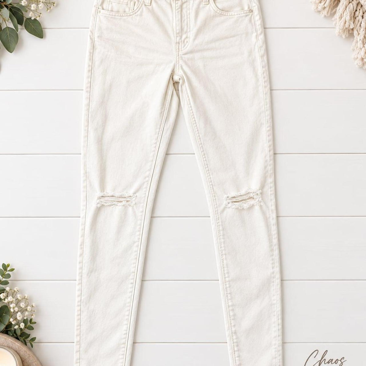 American Eagle White Distressed Knee Skinny Jeans - Image 1