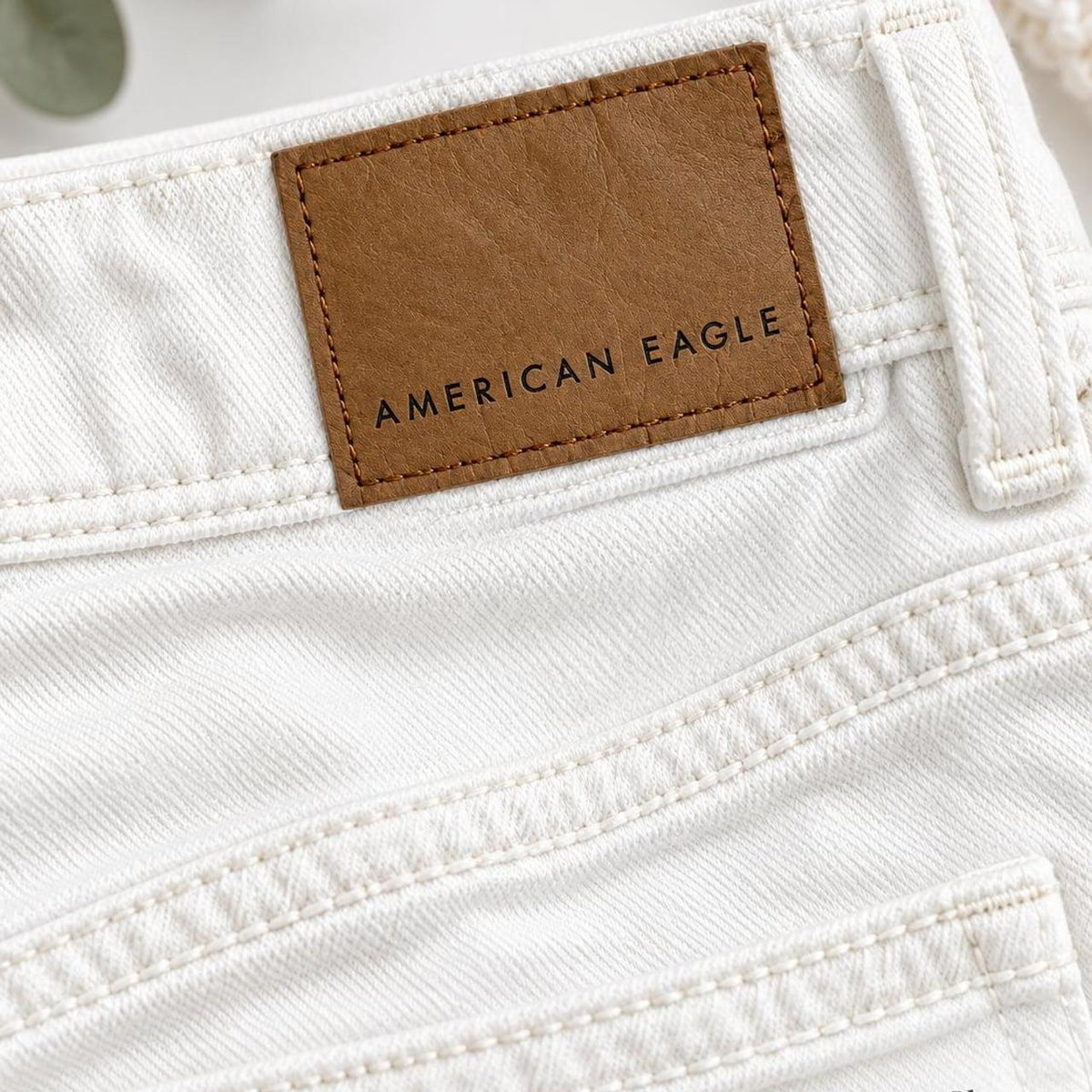 American Eagle White Distressed Knee Skinny Jeans - Image 3