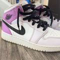 Youth Jordan Air Jordan 1 Mid BARELY GRAPE/WHITE/RUSH FUCHSIA/BLACK SKU: DQ8423-501 Brand - Image 1