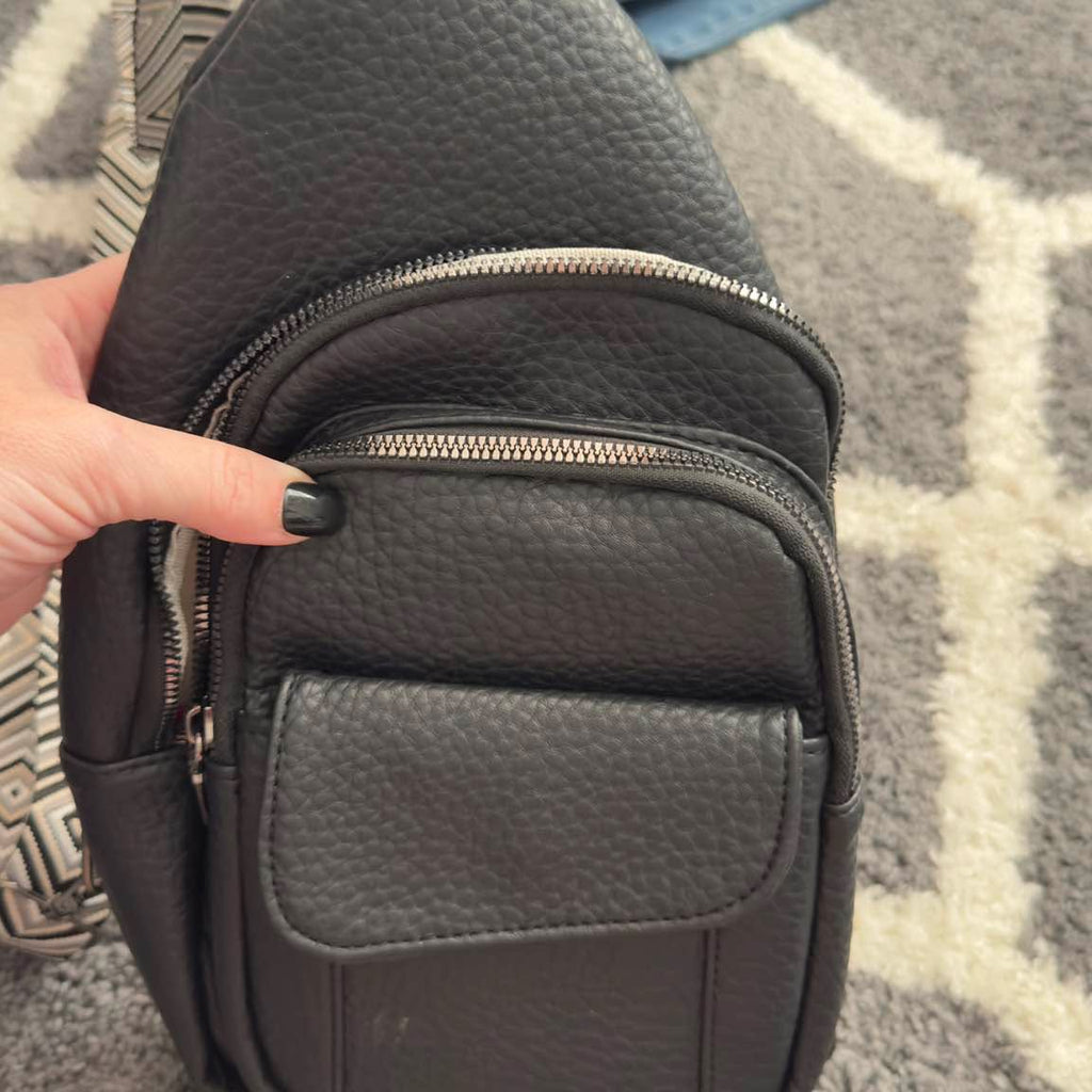 Catherine Malandrino Black Pebbled Faux Leather Sling Bag - Image 2